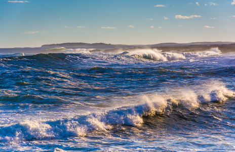 在大西洋，从佩马奎德点，主要看大浪