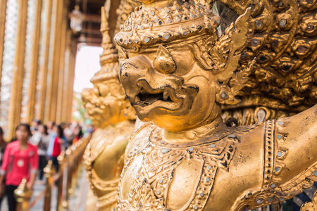 金嘎鲁达的玉佛寺在泰国曼谷图片