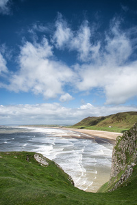 Rhosilli 湾海滩高尔半岛的美丽夏日风景。