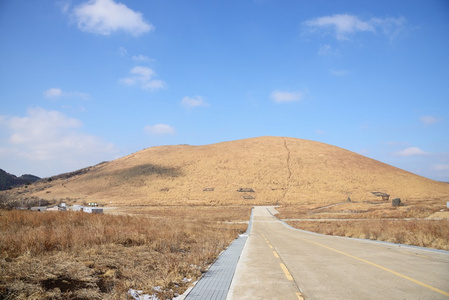 济州岛的赛比约尔火山景观