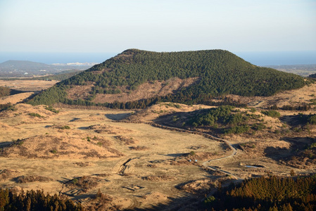 查看从 Baekyaki 锥在济州岛