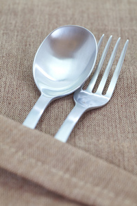叉子和勺子的桌布