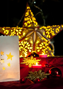 圣诞节装饰品 星星 灯 蜡烛和球