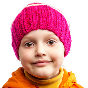 可爱的小女孩在白色背景上的粉红色帽子