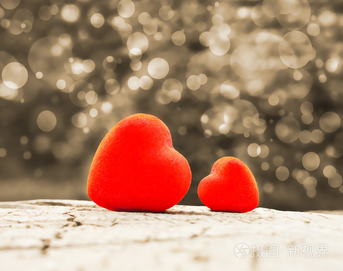 两个情人节心形装饰