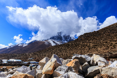 在喜马拉雅山风光