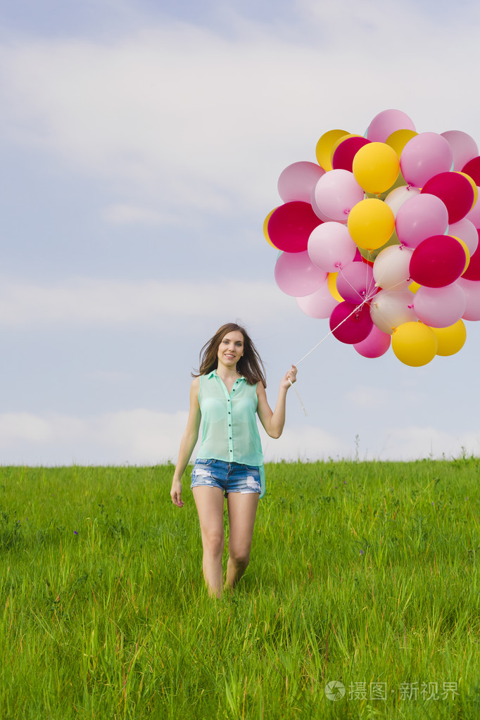 女孩与气球