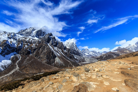 在喜马拉雅山脉的高山风景秀丽