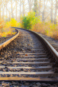 风景区铁路在秋天图片