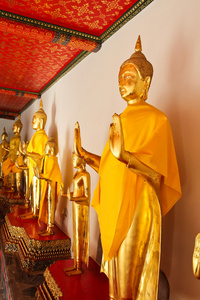 在顺序恰好在曼谷，泰国卧佛寺寺佛