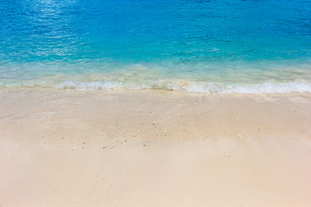 海蓝色的海滩沙子的天空太阳夏时制松弛景观