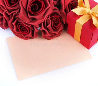 带红花和礼物的空白卡片
