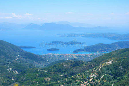 从高山俯瞰岛屿海岸