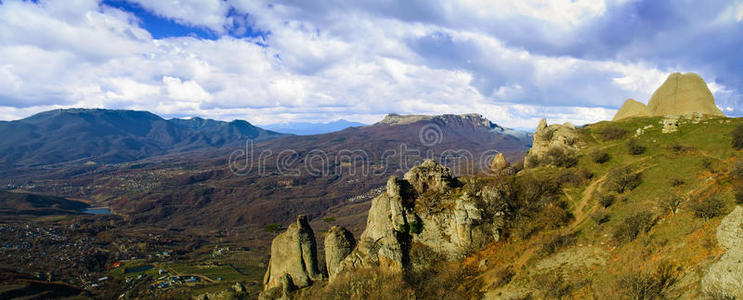 山地秋景