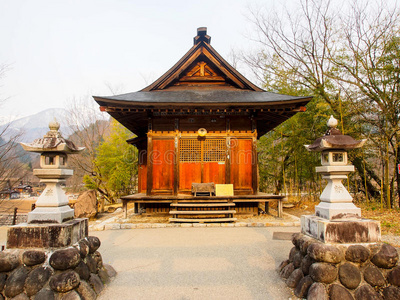 日本白鹤村神社