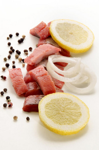美味的 粉红色 玉米 海鱼 食物 蔬菜 小吃 柠檬 洋葱