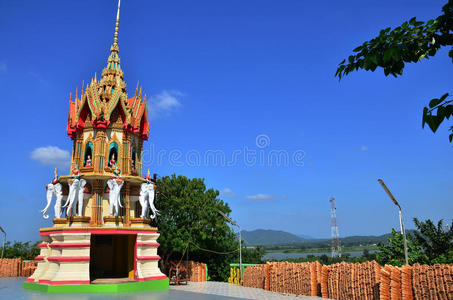 泰国坎查纳布里的老虎洞寺庙或wat tham sua