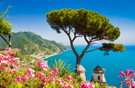 意大利坎帕尼亚著名的阿马尔菲海岸风景明信片
