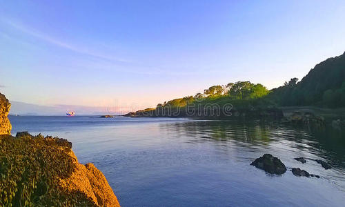 在一个夏日的夜晚，罗辛港，killybegs。