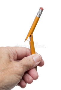 手拿着断了的铅笔