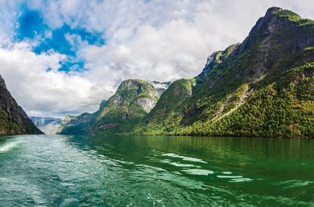 在挪威 sognefjord