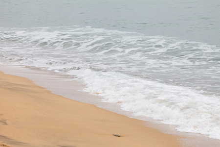 波海海滩上