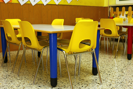 教室的一所学校与小黄椅