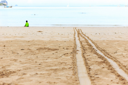 线在沙滩上