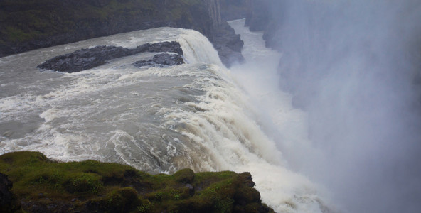 在冰岛 goddafoss 泡汤斯科加瀑布 skogarfoss 提瀑布 seljalandsfoss 冰岛瀑布景色美丽充满活力