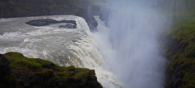 在冰岛 goddafoss 泡汤斯科加瀑布 skogarfoss 提瀑布 seljalandsfoss 冰岛瀑布景色美丽充满活力