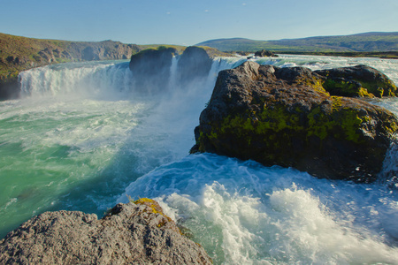 在冰岛 goddafoss 泡汤斯科加瀑布 skogarfoss 提瀑布 seljalandsfoss 冰岛瀑布景色美丽充满活力