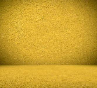 黄色房间的背景墙上