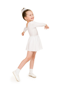 小女孩在白色舞会礼服