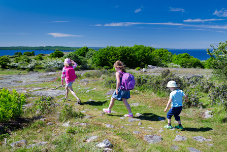 儿童户外探险图片