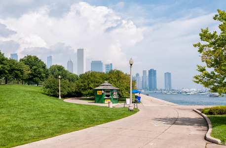 公园的湖密歇根的背景的芝加哥天际线
