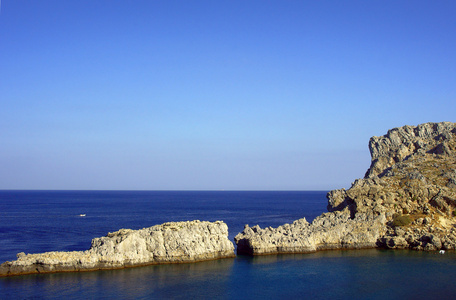 岩石和在地中海湾