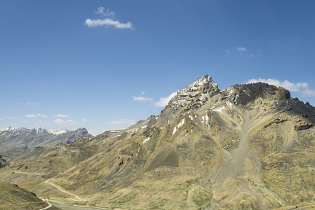 在高山道