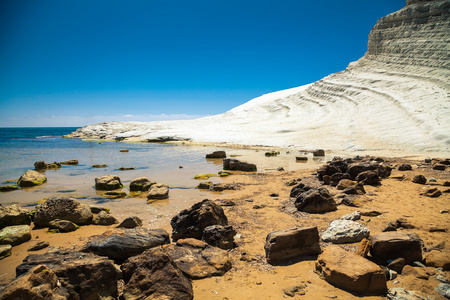 岩石在 Scala dei Turchi