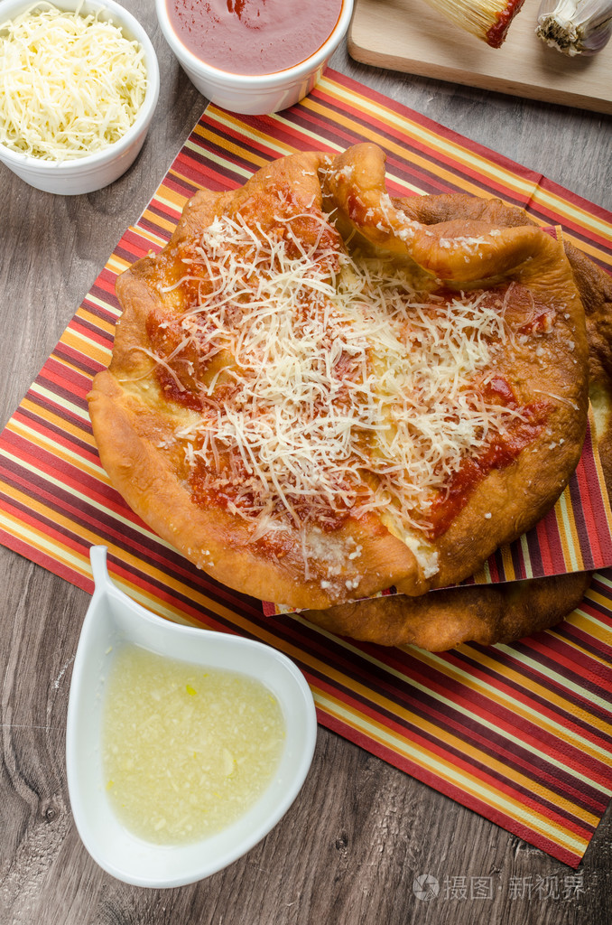 深油炸的 langos