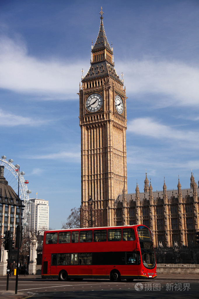 在伦敦,英国著名的大笨钟