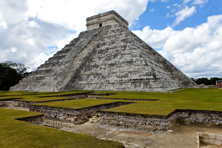 kukulkan 在关于尤卡坦半岛，墨西哥奇琴伊察金字塔