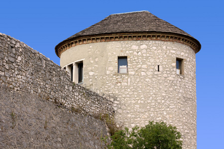 塔的多萨特城堡