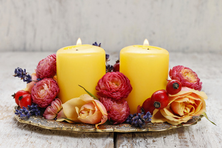 花丛餐桌装饰蜡烛