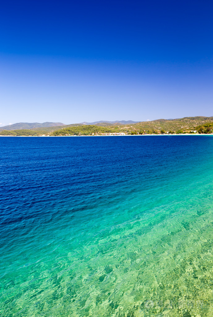 蓝色的大海和蓝天