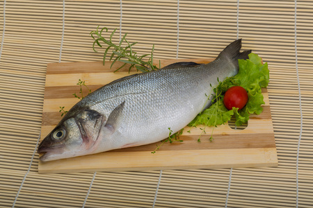 原料鲈鱼