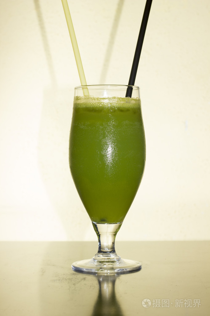 绿色鸡尾酒为圣patrick天的