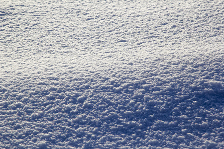 闪闪发光的雪