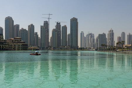 港口城市迪拜的天际线景观