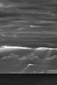 暴风雨前的乌云，对西西里通道的冬天