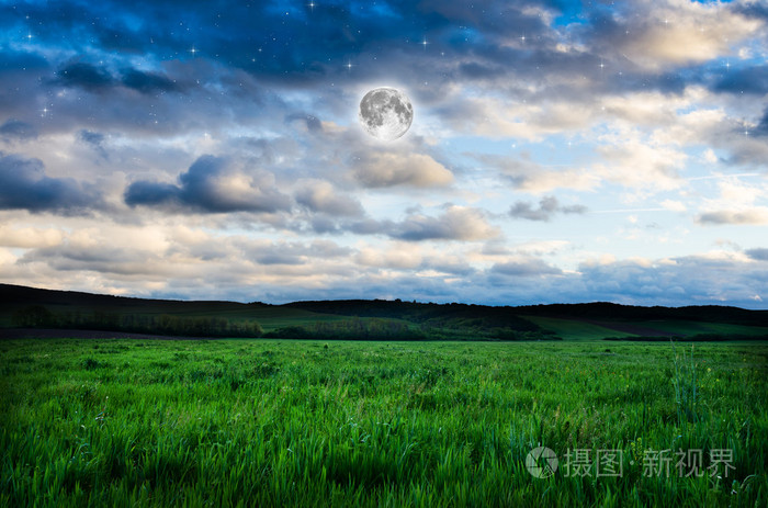 夜晚的天空满月背景